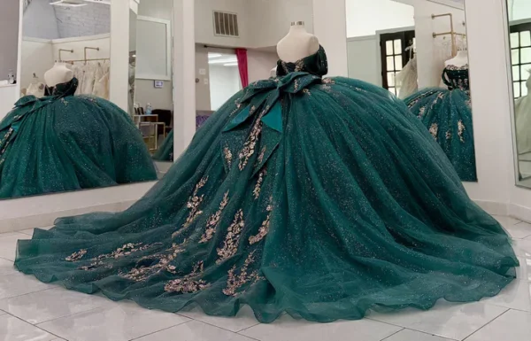 SE007-3 Gorgeous Glittery Tulle Appliqued Quinceanera Dresses Off Shoulder Sweet 16 Party Gowns