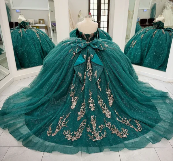 SE007-6 Gorgeous Glittery Tulle Appliqued Quinceanera Dresses Off Shoulder Sweet 16 Party Gowns