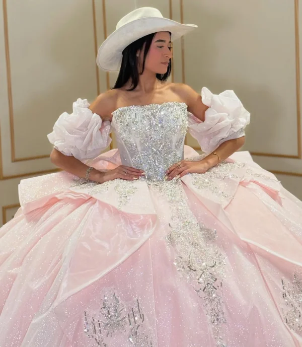 SE009-3 Gorgeous Glittery Tulle Appliqued Quinceanera Dresses Off Shoulder Sweet 16 Party Gowns