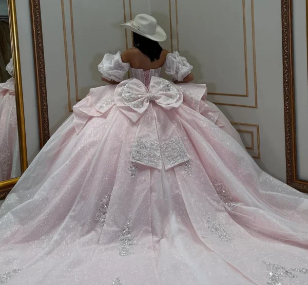 SE009-5 Gorgeous Glittery Tulle Appliqued Quinceanera Dresses Off Shoulder Sweet 16 Party Gowns