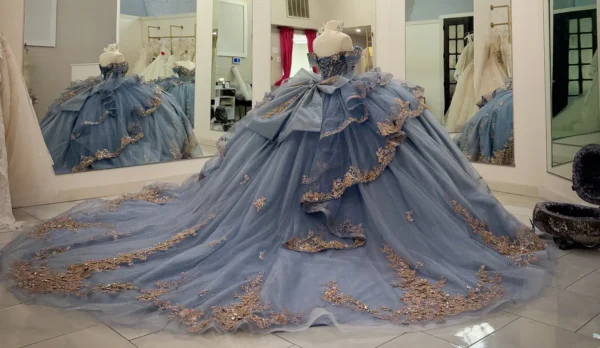 Off Shoulder Tulle Corset Appliqued Quinceanera Dresses Princess Sweet 16 Party Gowns